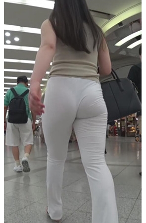 紧身白裤性感圆润