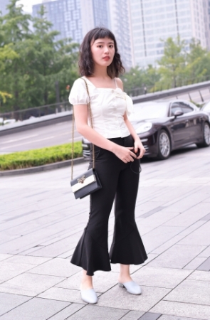 甜美长相紧致好身材