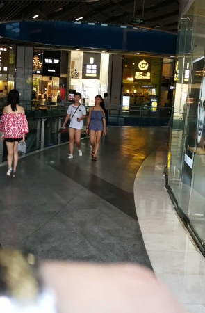 热裤，美腿，高跟，美女（13）