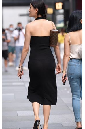 性感的黑色紧身连体包臀裙美女【套图+视频】