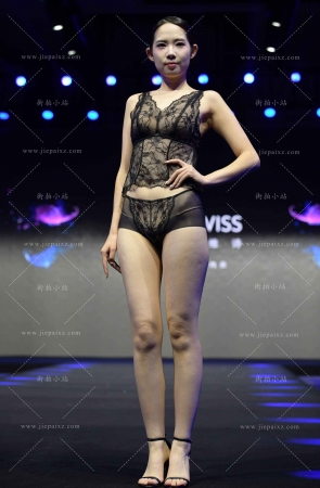 束身内衣模特 [20P]