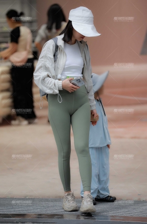 紧身瑜伽裤辣妈