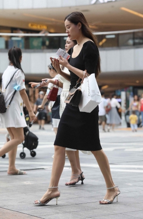 黑裙街拍高跟shaofu