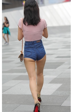 （套图）热裤美女(344P)[3.14G/JPG]