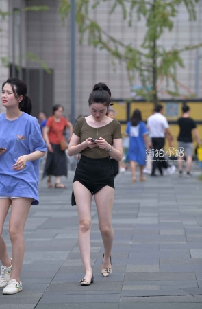 大白腿美眉