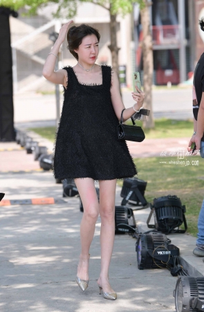 22425-25+74/靓丽高挑少妇～ 15P