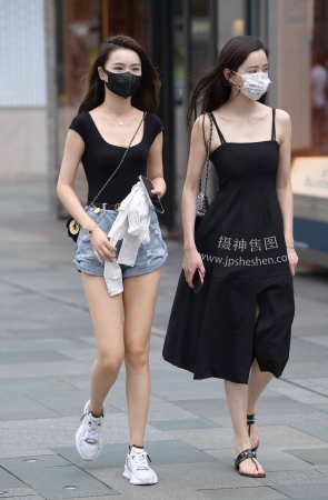 22717-14+115清秀，美背，热裤女孩 19P