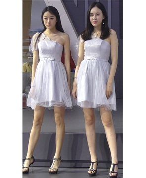 4k-车展上的白色公主裙丰满靓模