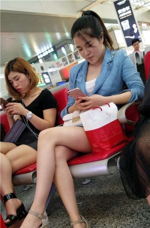 4k-极品美腿高挑街拍美女姐姐