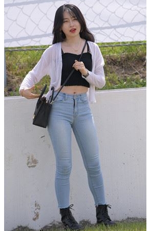 街拍露腰的牛仔小姐姐(43P)