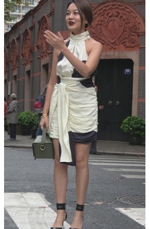 漂亮的白裙美女[1.19G/MP4]