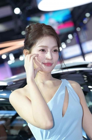 天蓝色女神小鱼sweet [36P-691MB]