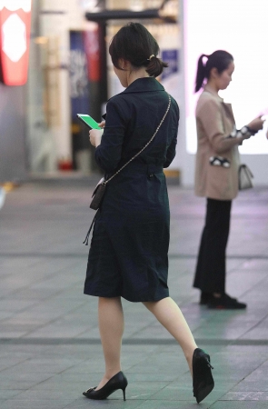 街拍肉丝高跟shaofu