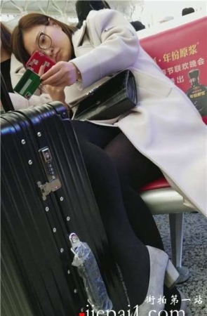 4k-黑色裤袜知性温柔美少妇，小高跟很性感