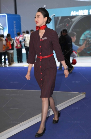 SH25-224-57√东方航空-酒红色条纹制服