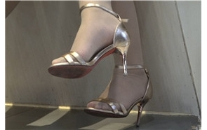 肉丝袜金色高跟美女 [3.56 GB]