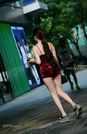 咔喳赛帖 —–空气中弥漫着她肉欲的气息