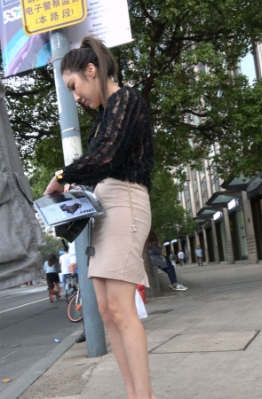 性感的开叉包臀裙美女