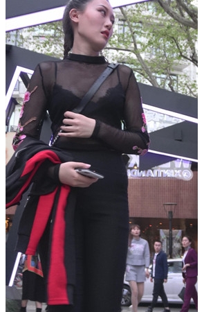 性感的黑裤小姐姐