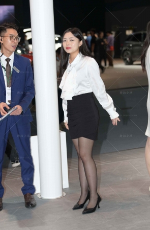 韵味的黑色丝通勤装美女