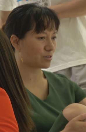 绿色长裙韵妇长肉丝试穿高跟鞋