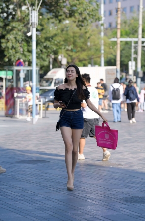 J205蓝色紧身牛仔