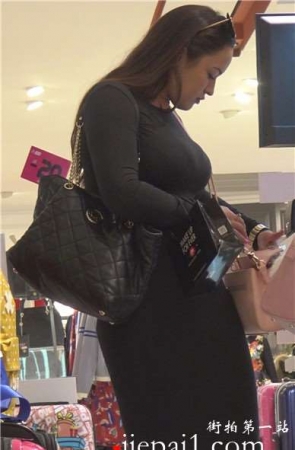 4k-商场拍摄黑色贴身群美少F [2.42 GB]