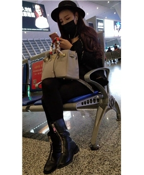 4k-黑色系黑口罩漂亮美女姐姐