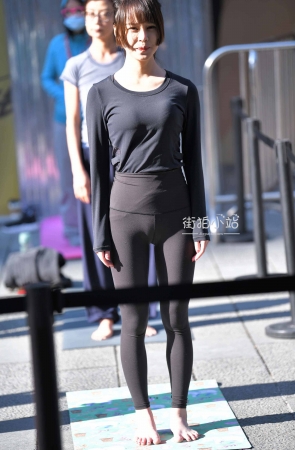 后弯下蹲倒立一气呵成