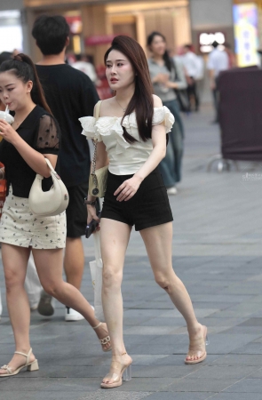 气质高跟街拍少妇