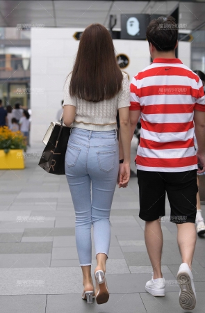 熟悉的高挑紧牛女友