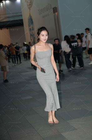 夜拍偶遇美腿俩姐妹