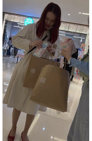 连衣裙美女