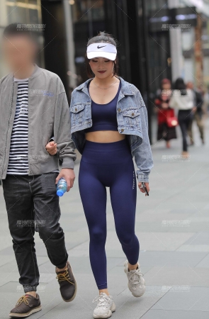 有个爱健身的女友 真幸福