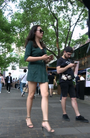 极品性感大长腿高跟美女