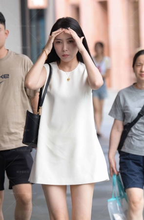 2546-3=52√美腿轻熟 9P