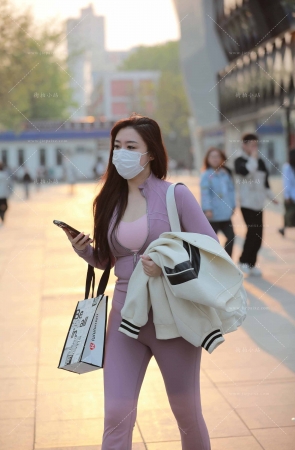 街拍微胖丰腴紧身裤朲槭 [19P]