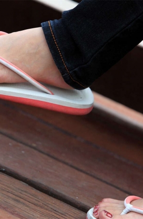 No825 遇到白嫩美足，露的再少也下手