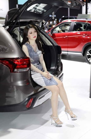 三菱长腿模特