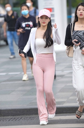 232520-9=76/居家女孩，粉色紧身裤 17P