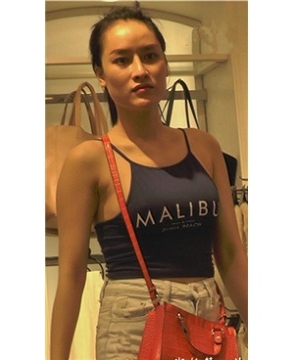 极品好身材颜值爆表的女神逛街买买买 [3.00 GB]