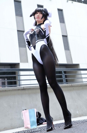 连体高叉cos的妹纸