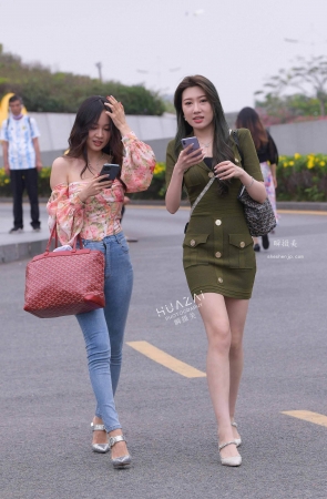 M21416-2+102好身材紧牛美女 6P