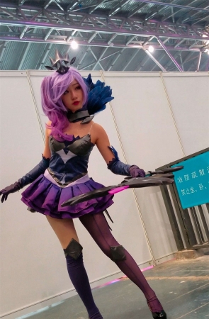 玩cosplay的二次元美少女