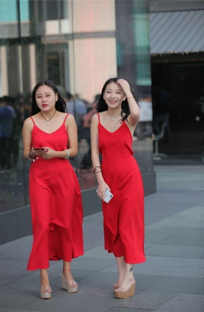 一袭红裙