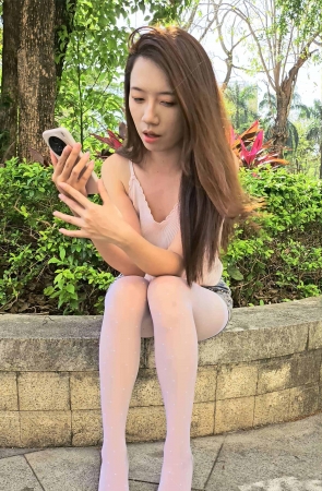 波点白丝唱歌春泥手机4K4min花絮21P 5P