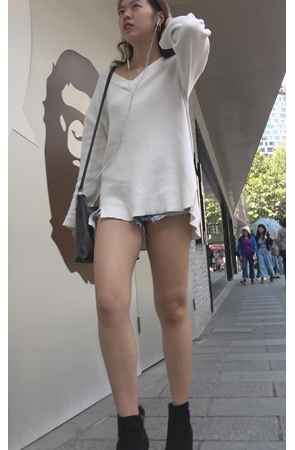 漂亮的长腿肉丝美女