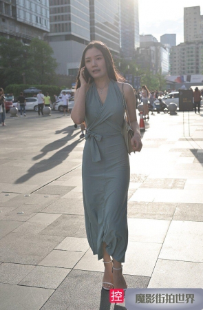 独自逛街的丰满高跟美女3A499[1.29G]