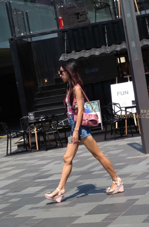 这个热裤美臀没的说