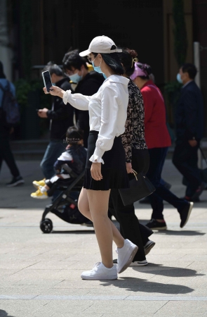 同样的还是街拍丝袜